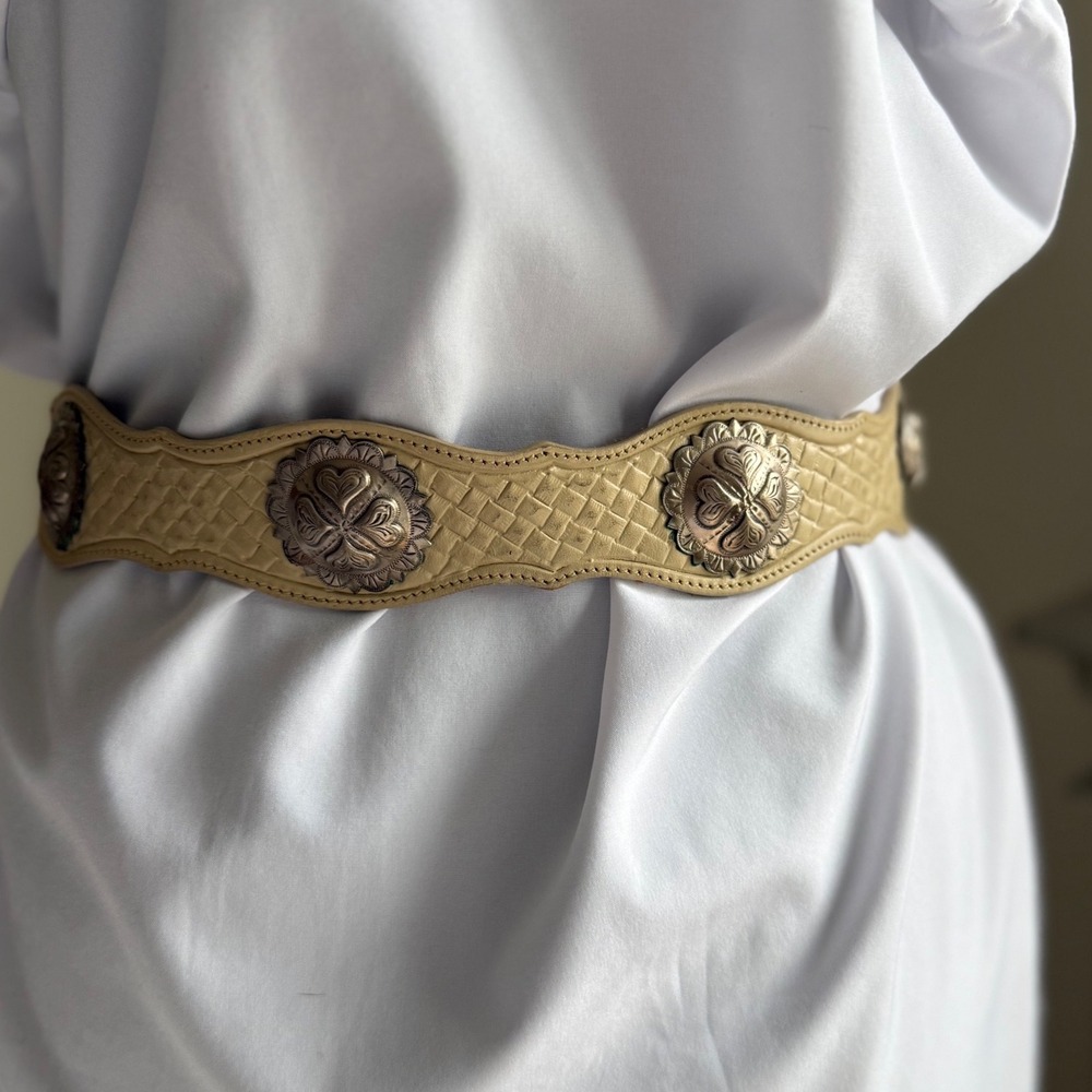 Vtg Silver Creek Western Concho Belt Cream Genuine Leather Boho Cowgirl USA - Picture 9 of 11